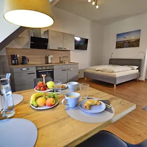 Pretti - Neues Stilvoll Eingerichtetes Im Zentrum Von Apartment